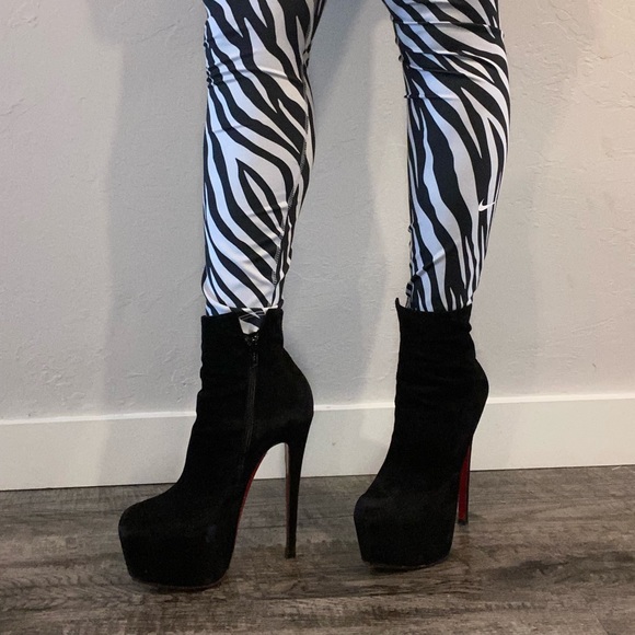 Christian Louboutin Daf Booty sz 36/6 - Picture 5 of 14